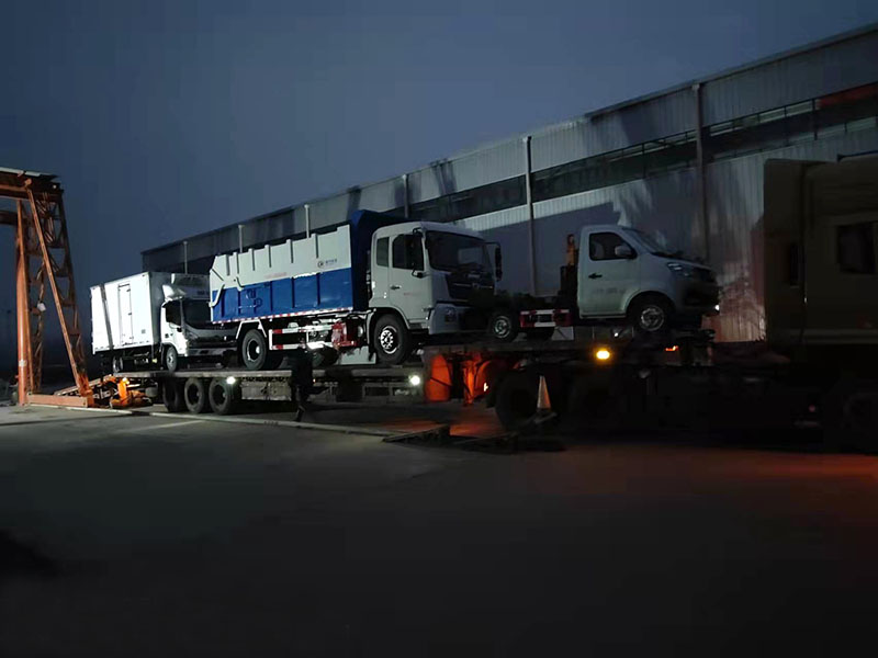 一批專用車發往西藏