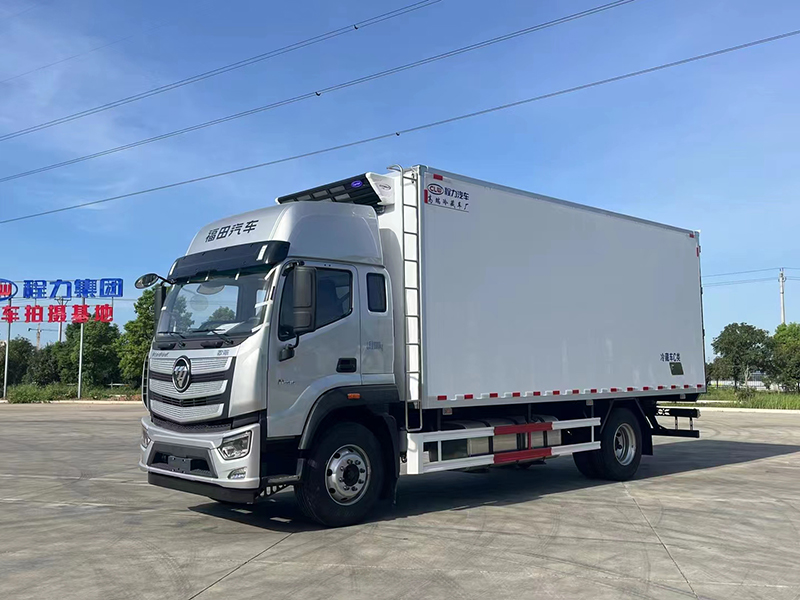 6.8米新款福田歐航冷藏車(chē)圖片與配置介紹